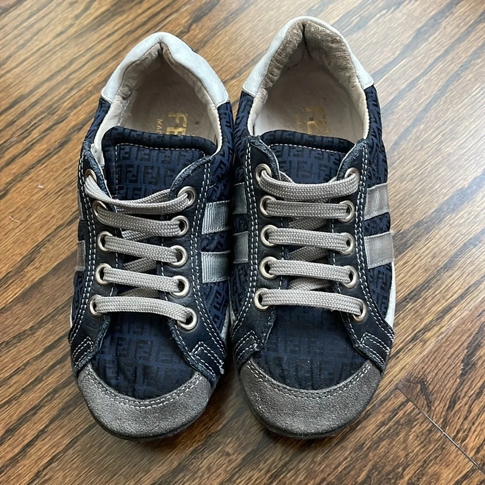 Fendi Kids Sneakers‎ Size 34